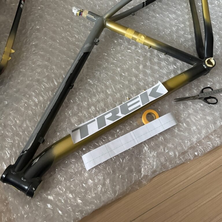 TREK Marlin 29er フレーム塗装｜ロゴとラインを下塗りしてみた | KIRA KIRA OK ブログ